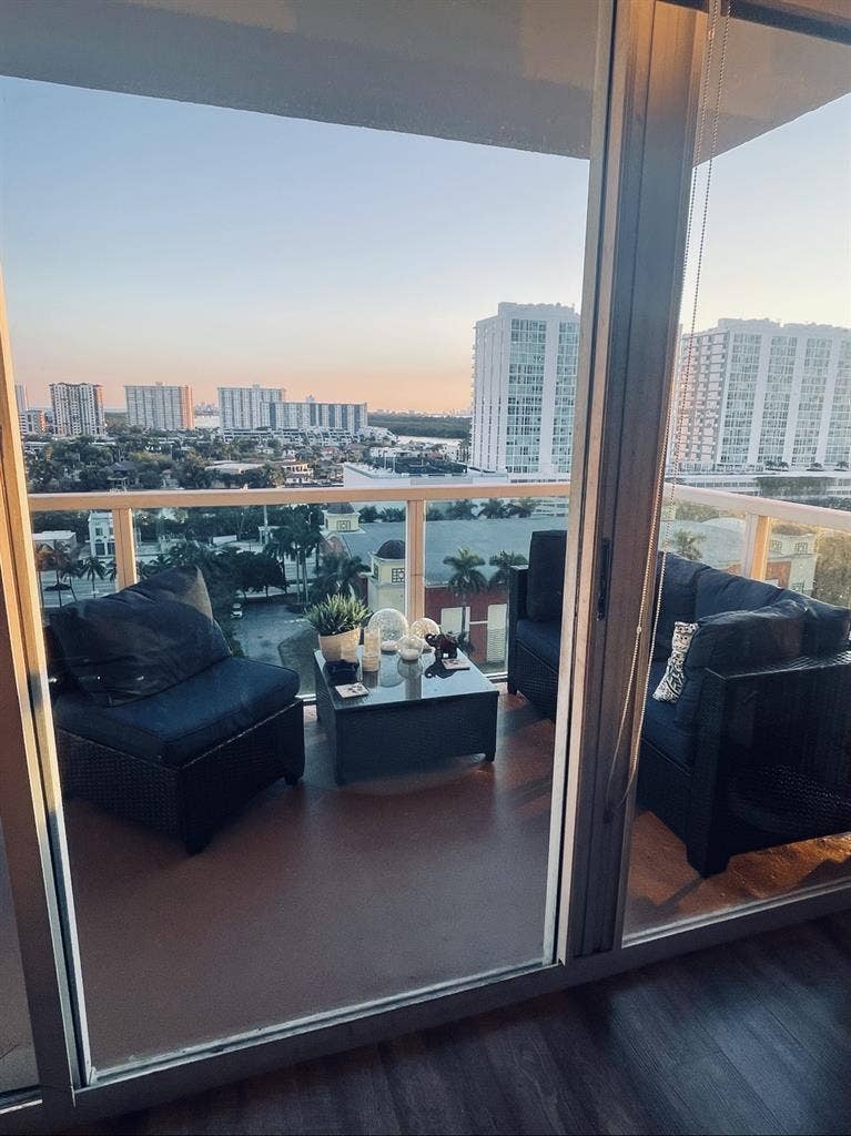 Intracoastal Room for Rent