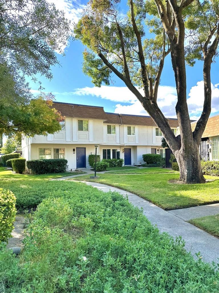 Private bed/bath in Arden/Arcade