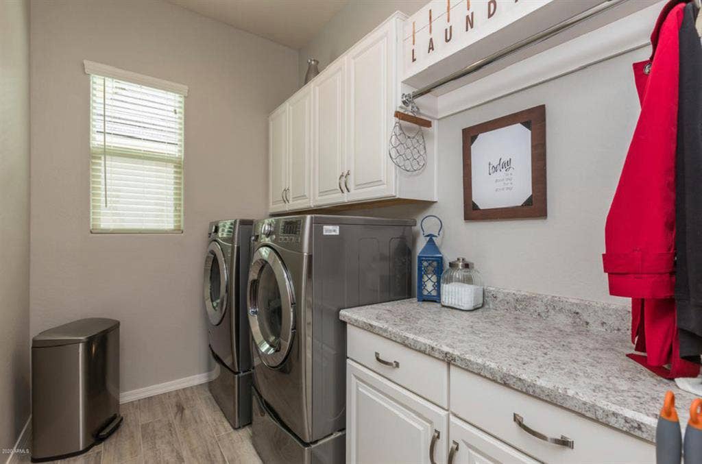 Master Bedroom Suite / Must See!!