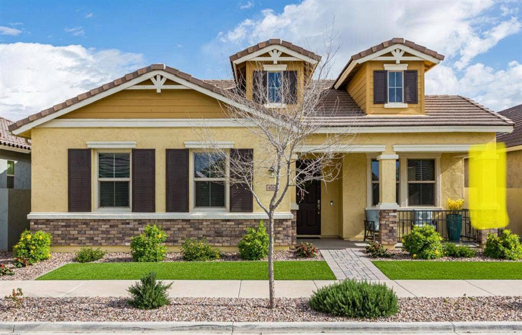 Master Bedroom Suite / Must See!!