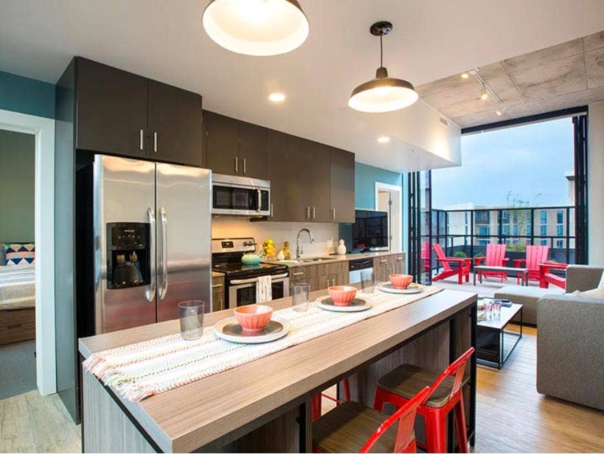 FEB-AUGUST: SUBLEASE AT THE JAMES! 