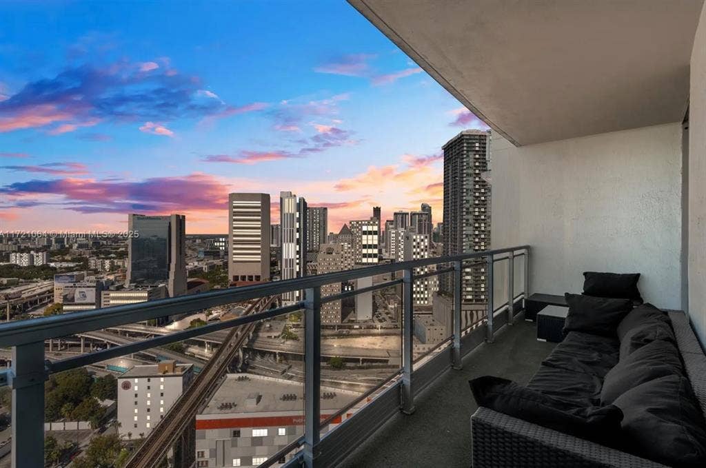 Room For Rent In Brickell