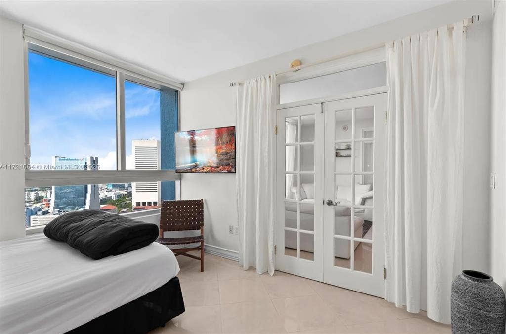 Room For Rent In Brickell