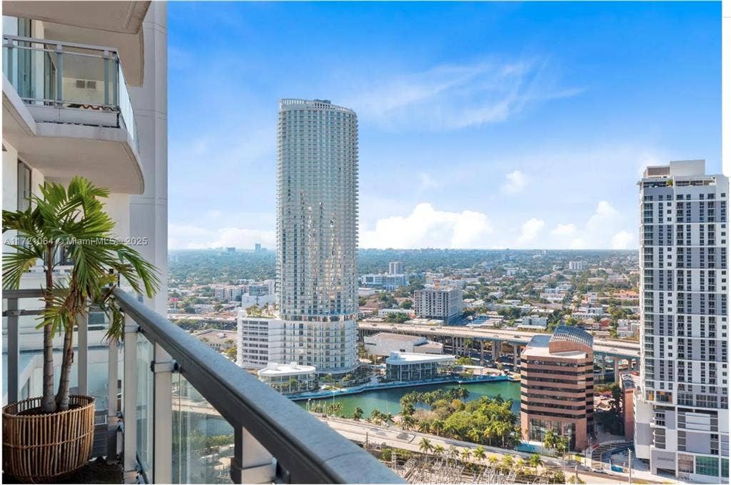 Room For Rent In Brickell