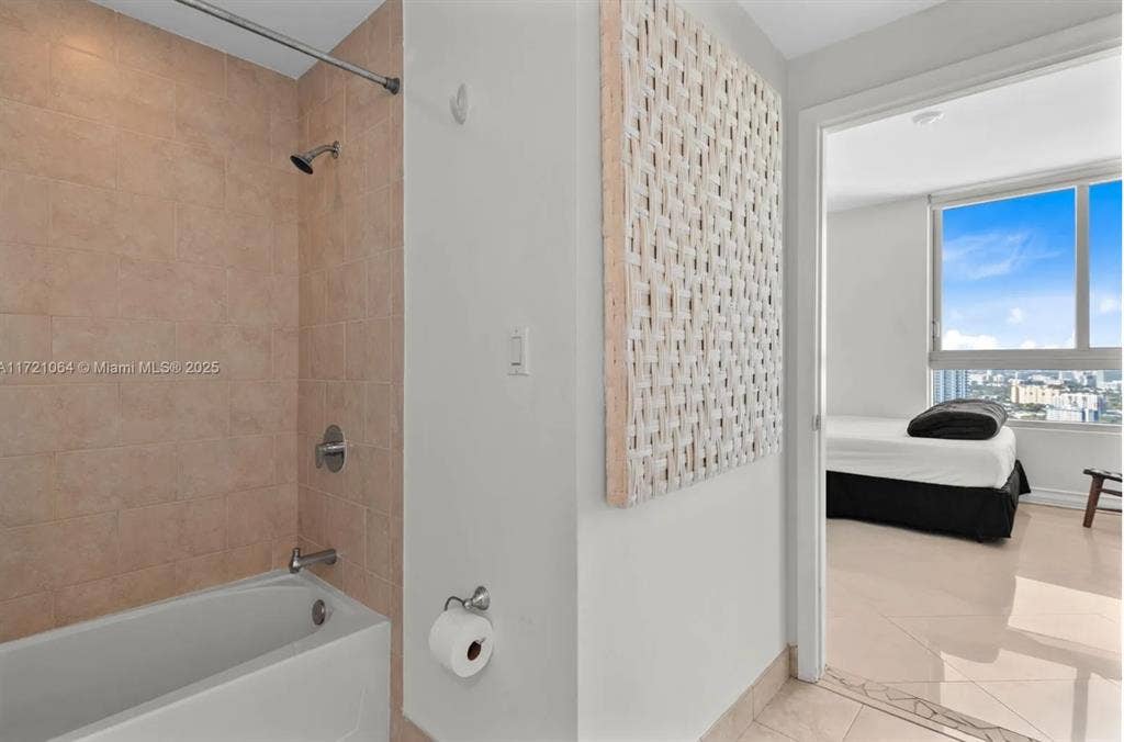 Room For Rent In Brickell