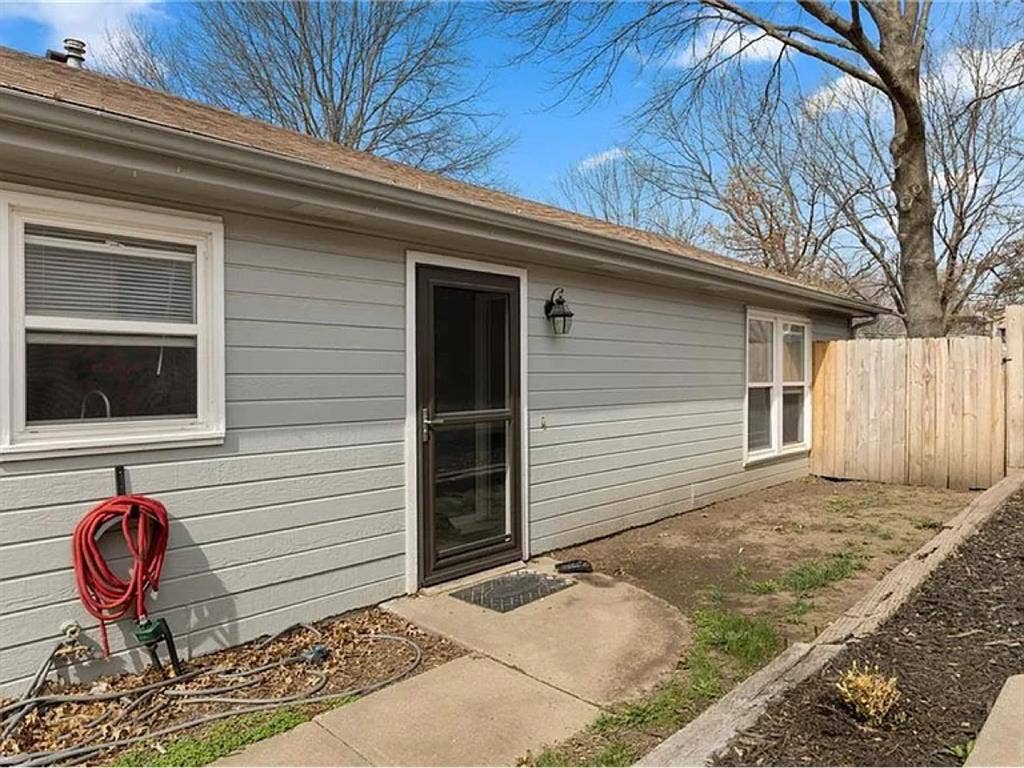 Looking for a roommate!