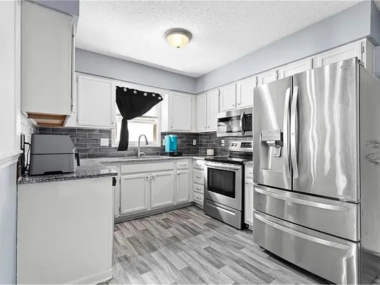 Looking for a roommate!