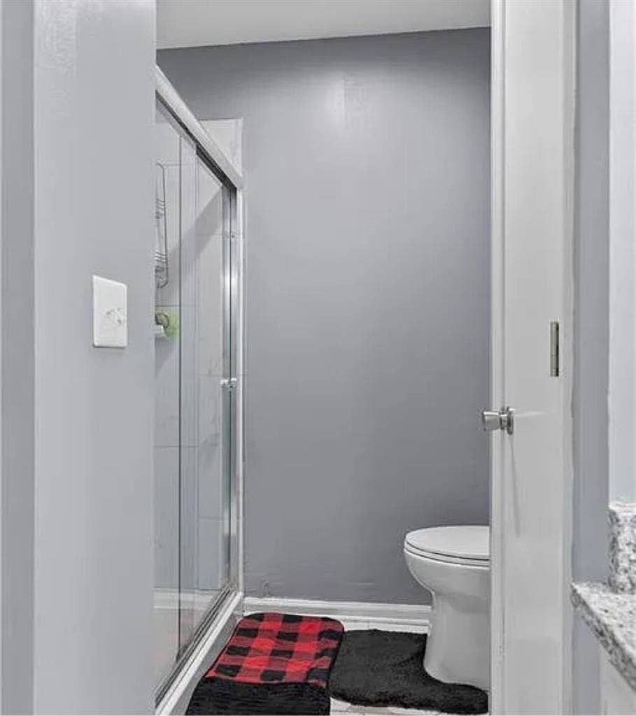 Looking for a roommate!