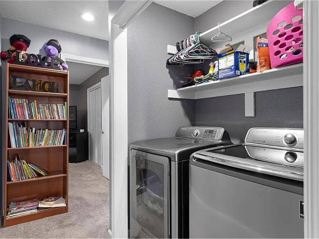 Looking for a roommate!