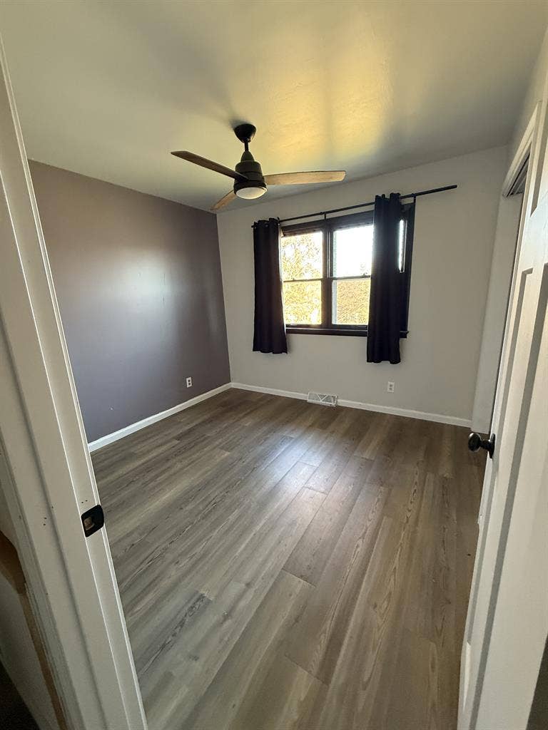 You get 2bedroom living room &amp; park