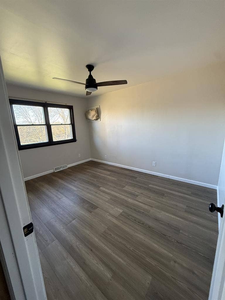 You get 2bedroom living room &amp; park