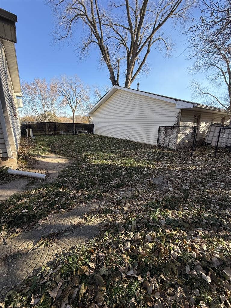 You get 2bedroom living room &amp; park