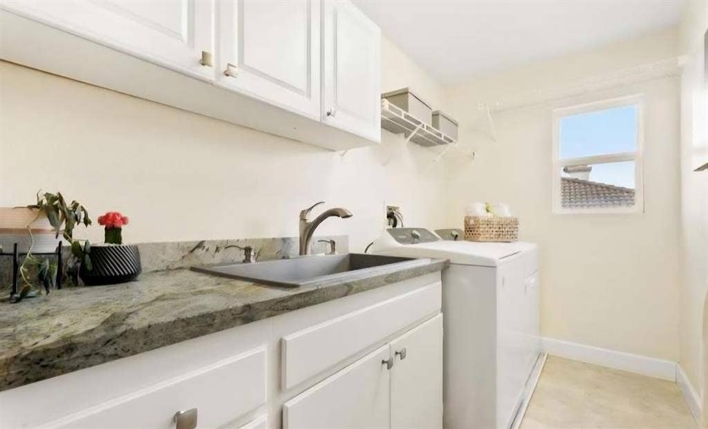 2 rooms available -Move in Ready!