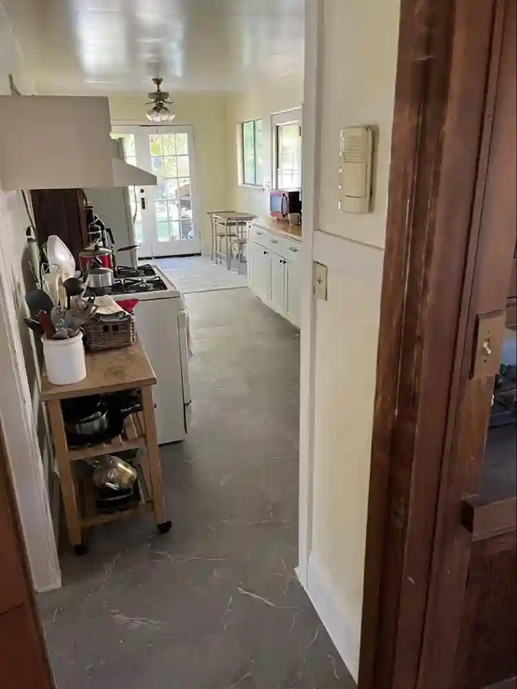 Room available in nice area