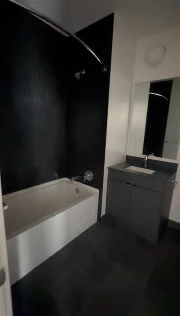 1 Bedroom / 1 Bath Apartment