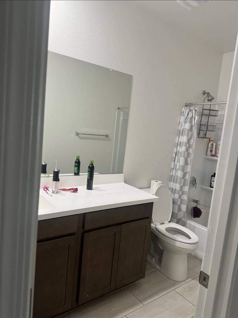 Large bedroom, Buckeye