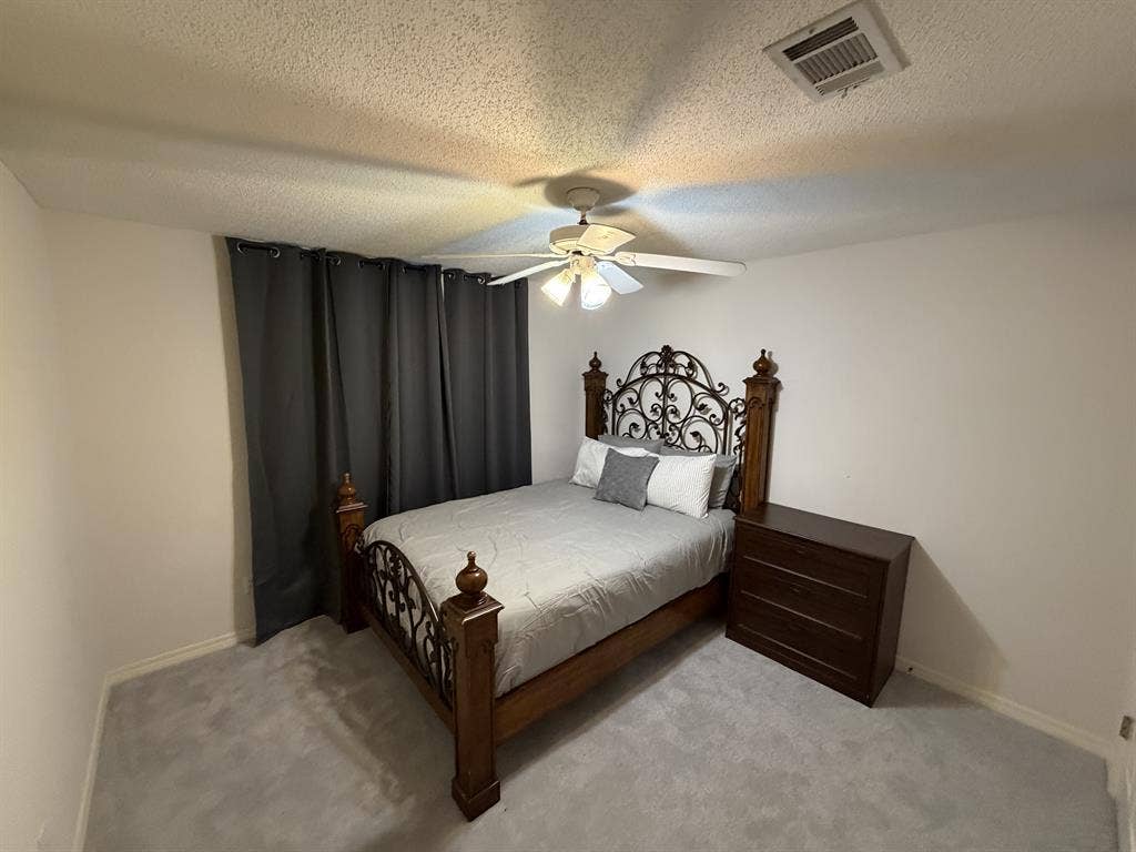 need 2 roommates, 1 min from uwf