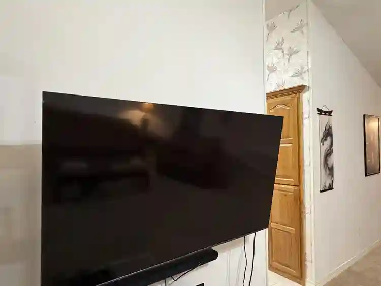 need 2 roommates, 1 min from uwf