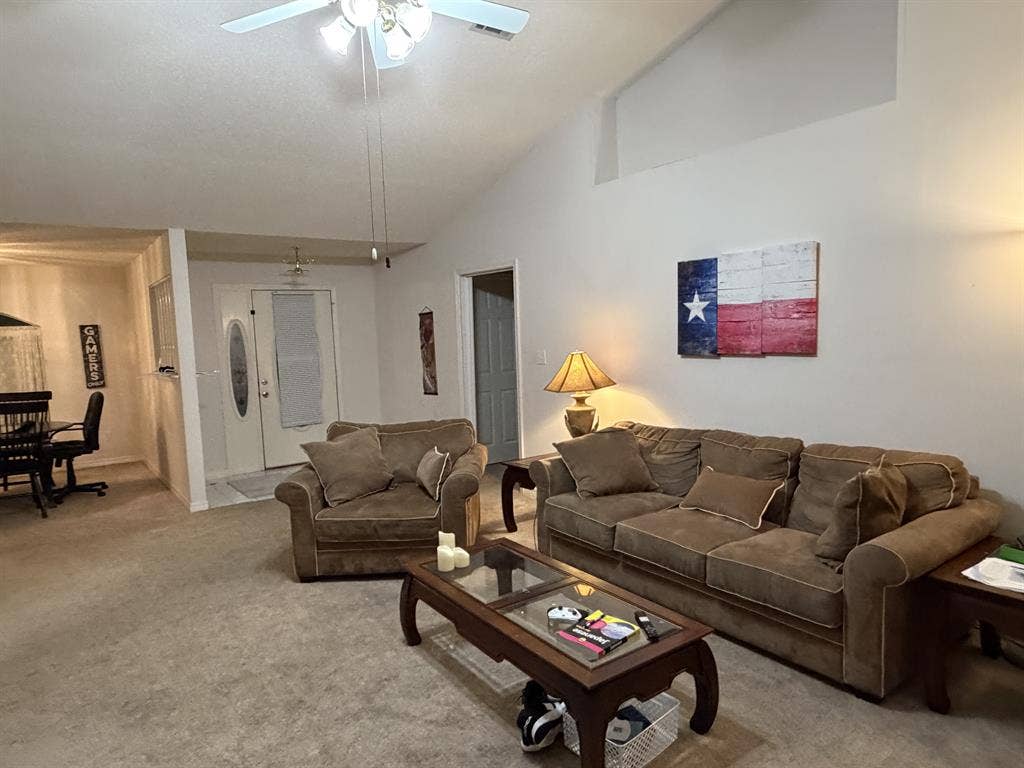 need 2 roommates, 1 min from uwf