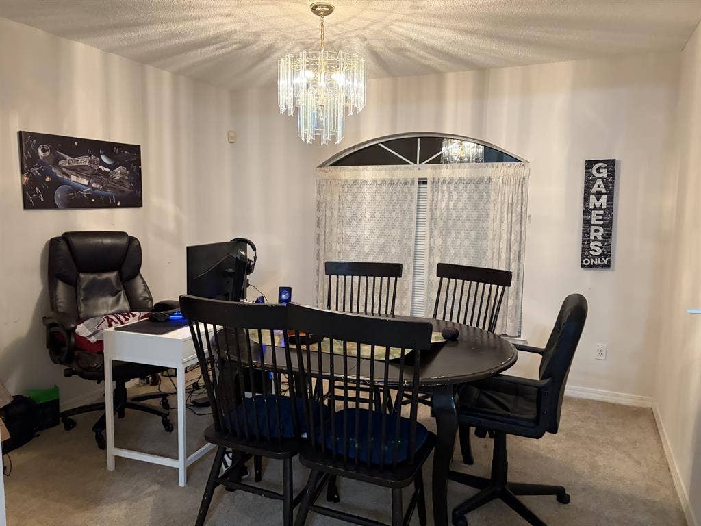 need 2 roommates, 1 min from uwf