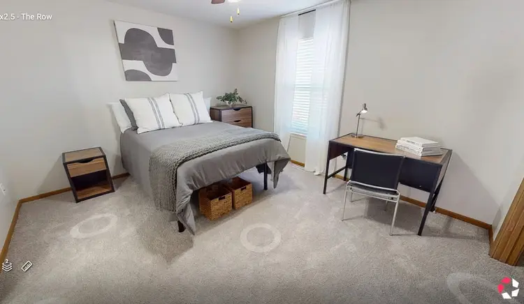 Looking for Roommate