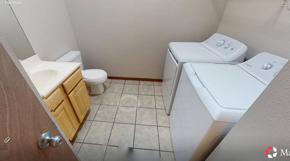 Looking for Roommate