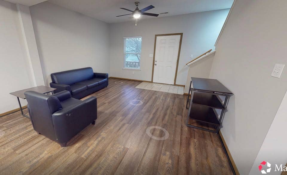 Looking for Roommate