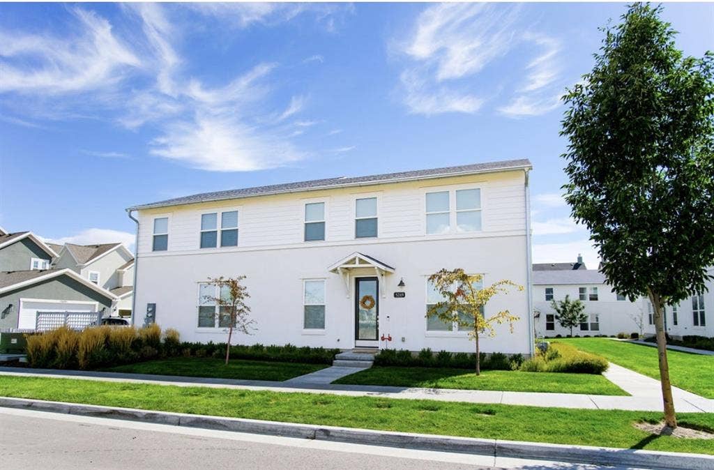 Primary bedroom in Daybreak
