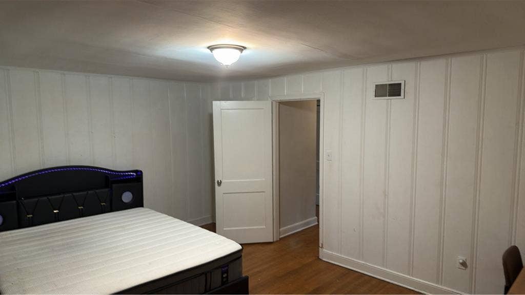 Poplar & Highland close to UofM.