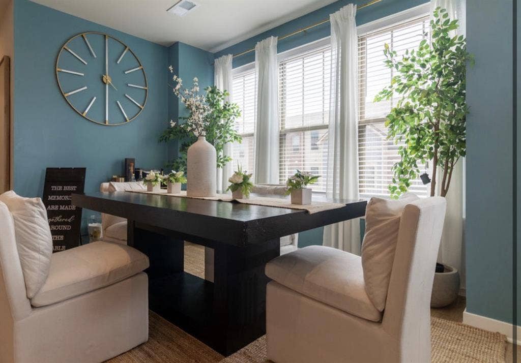 JAN 1st! Room for Rent -$