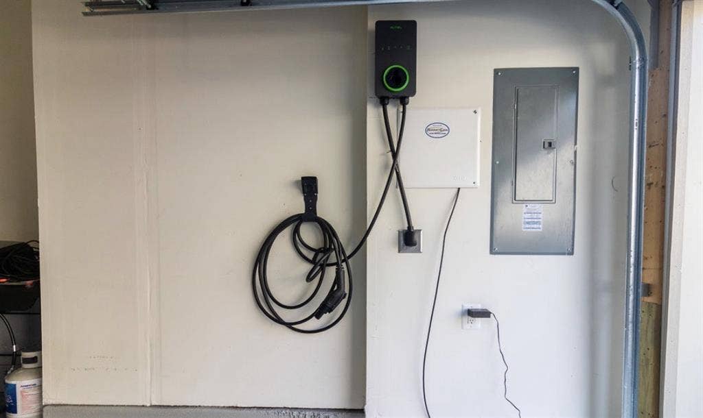 JAN 1st! Room for Rent -$