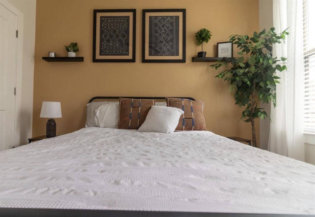 JAN 1st! Room for Rent -$