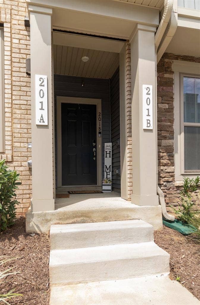 JAN 1st! Room for Rent -$