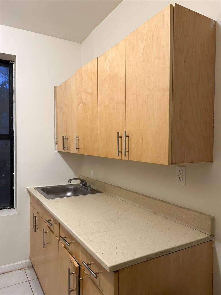 4 rooms for rent Hamilton Heights