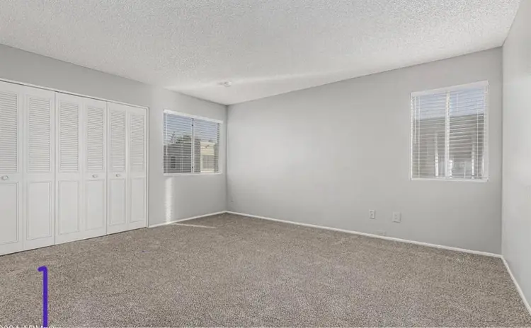 Looking for roommates for DECEMBER