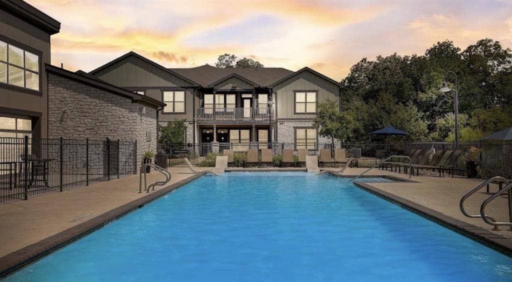 Looking for a roommate