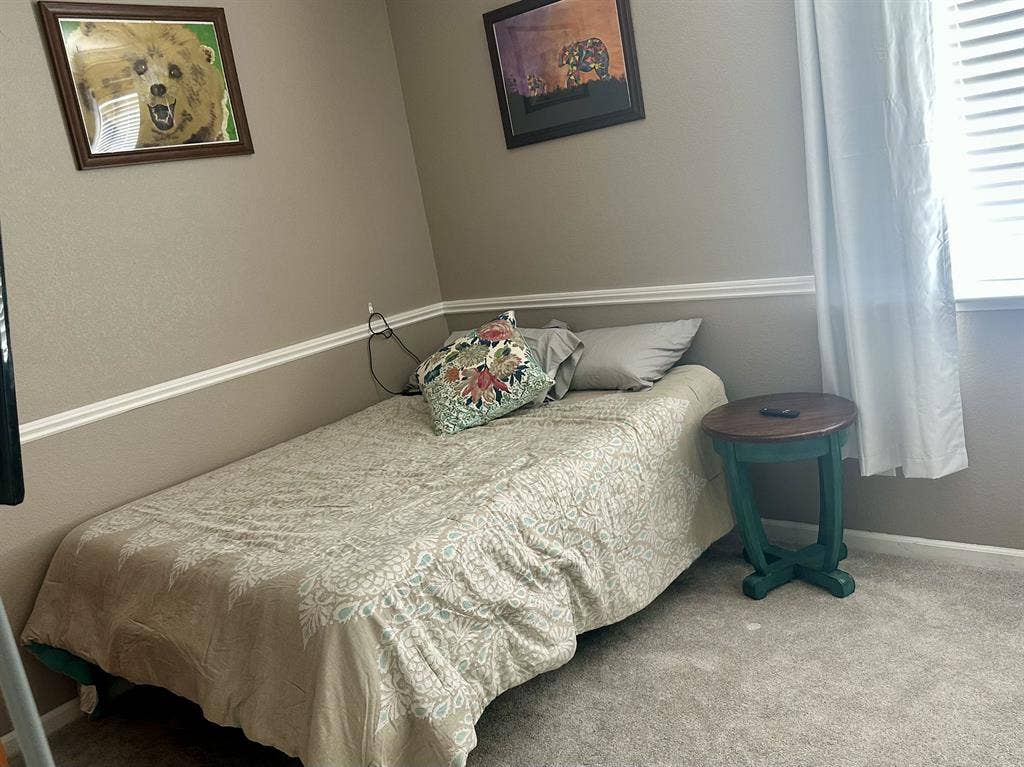 Quiet Room in Rancho Cordova CA