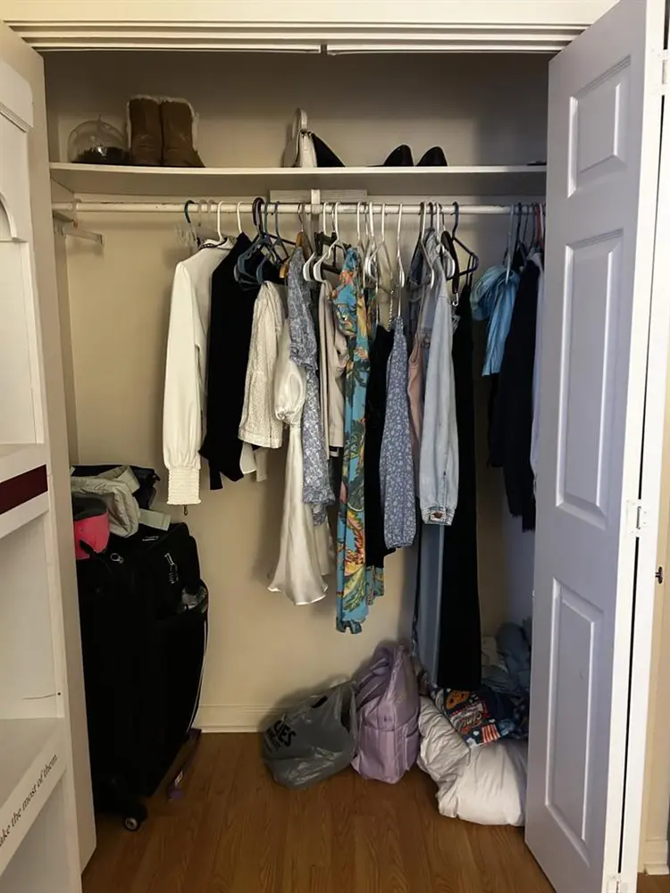 Looking for female roommate