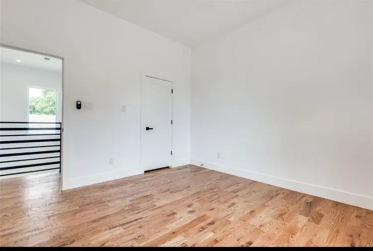 Room for rent w private restroom