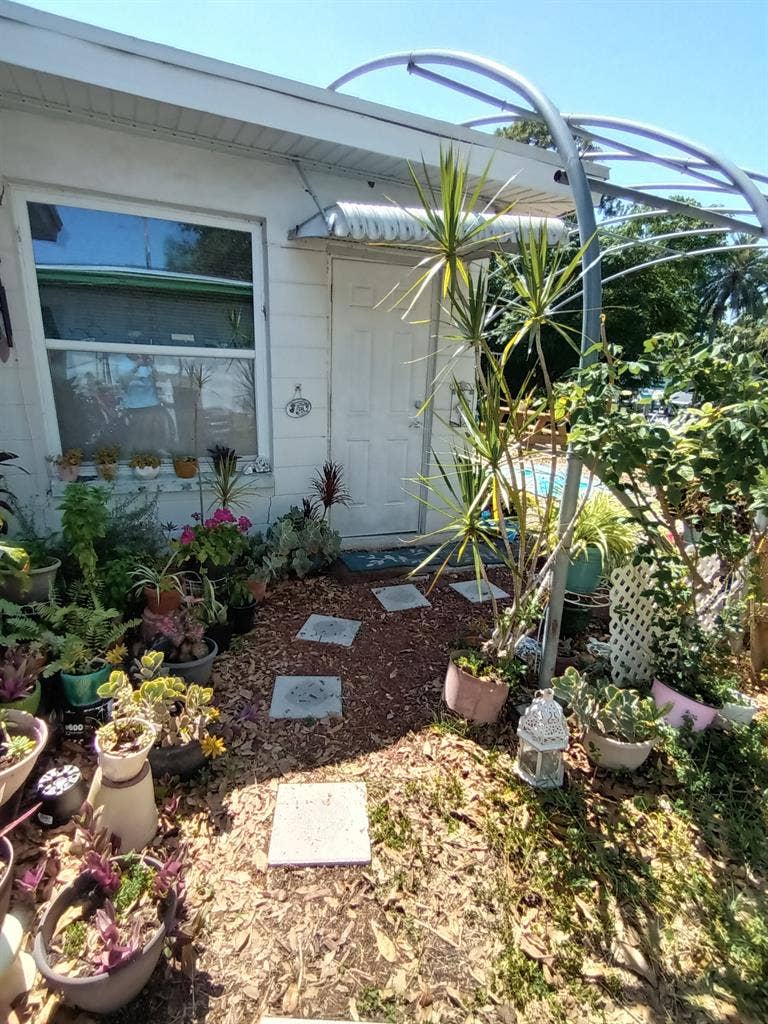 Private Entrance Room Rental