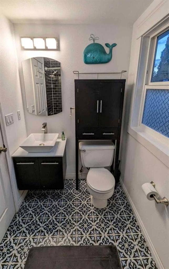 Room in clean, safe, liberal house