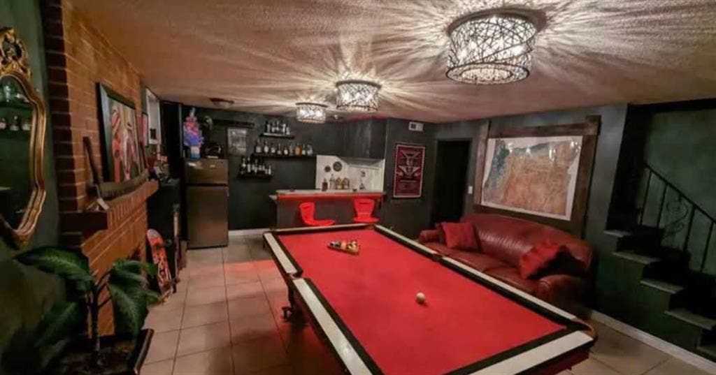 Room in clean, safe, liberal house