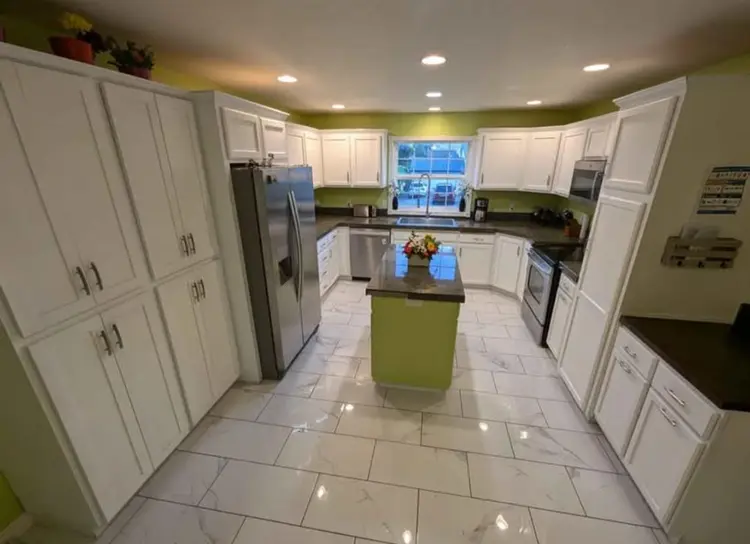 Room in clean, safe, liberal house