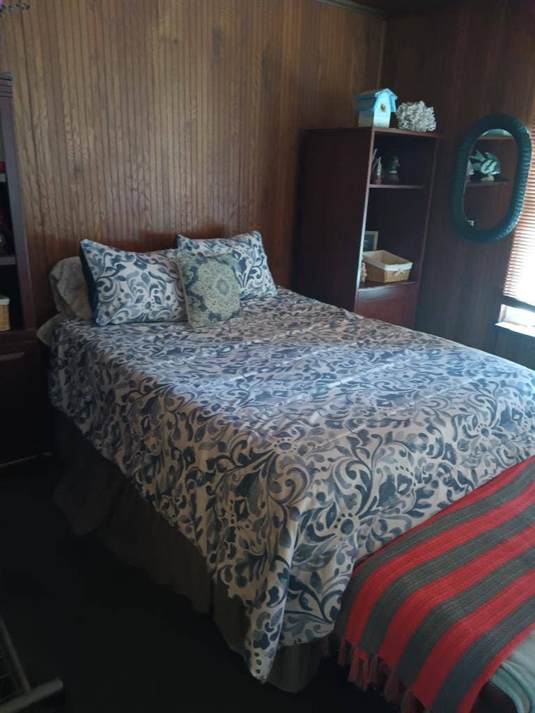 Room Rental near Lake Seminole Park