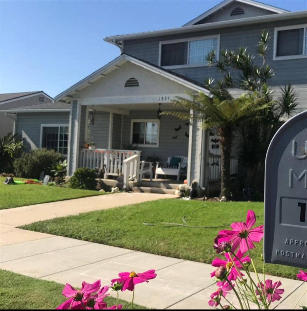 Room for rent in South Oceanside