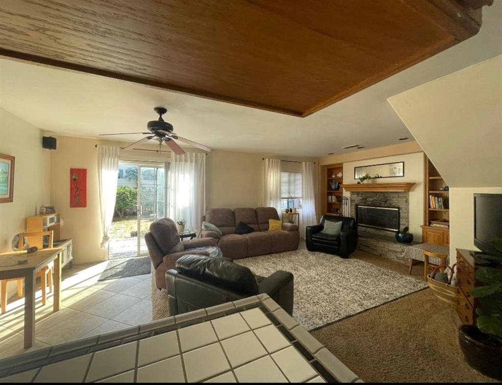 Room for rent in South Oceanside