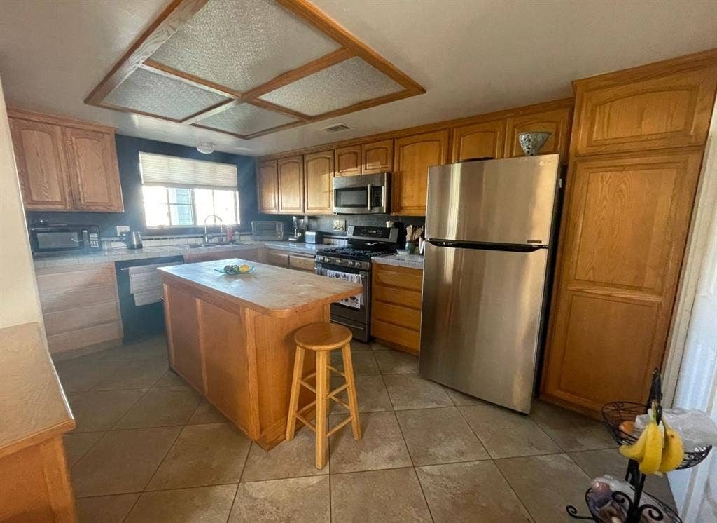Room for rent in South Oceanside