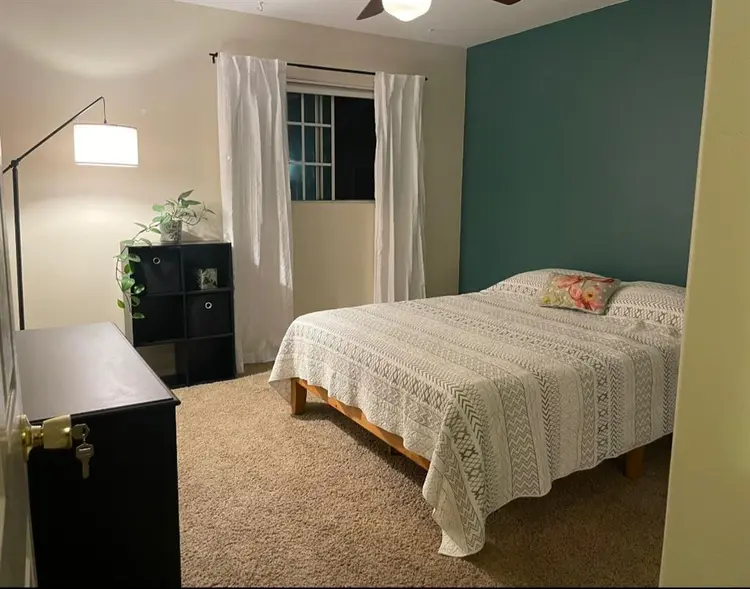 Room for rent in South Oceanside