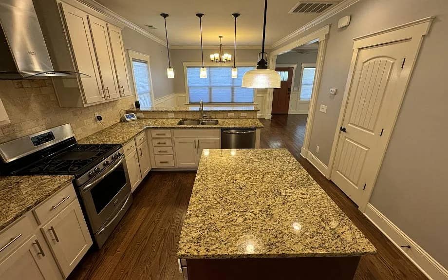 ✨ 2 Rooms Available Plaza Midwood ✨