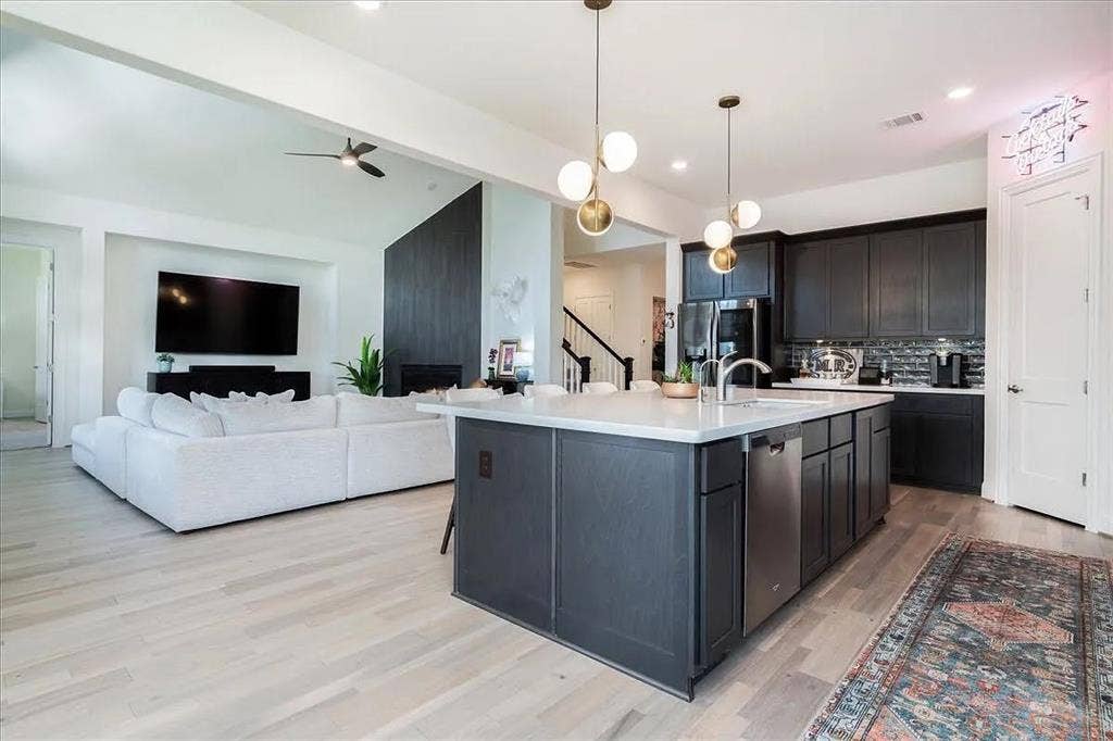 4 BR in Pflugerville